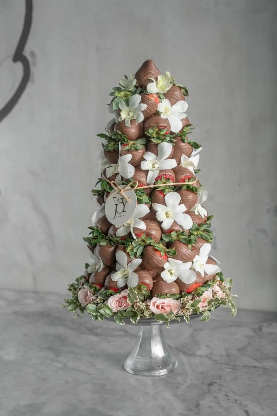 Pyramid / Strawberry Cone
