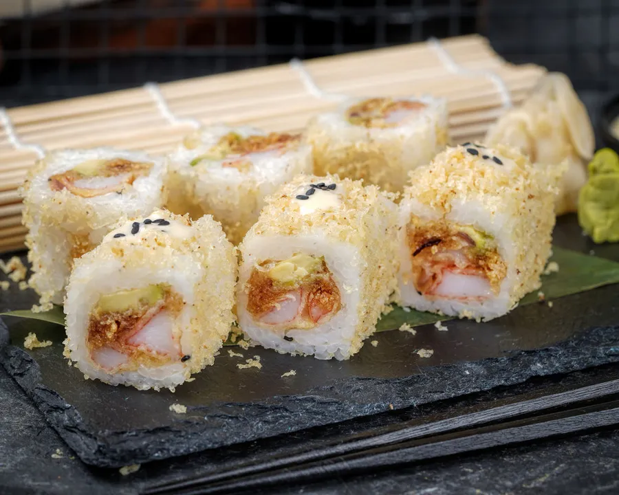 TEMPURA CRAB MAKI