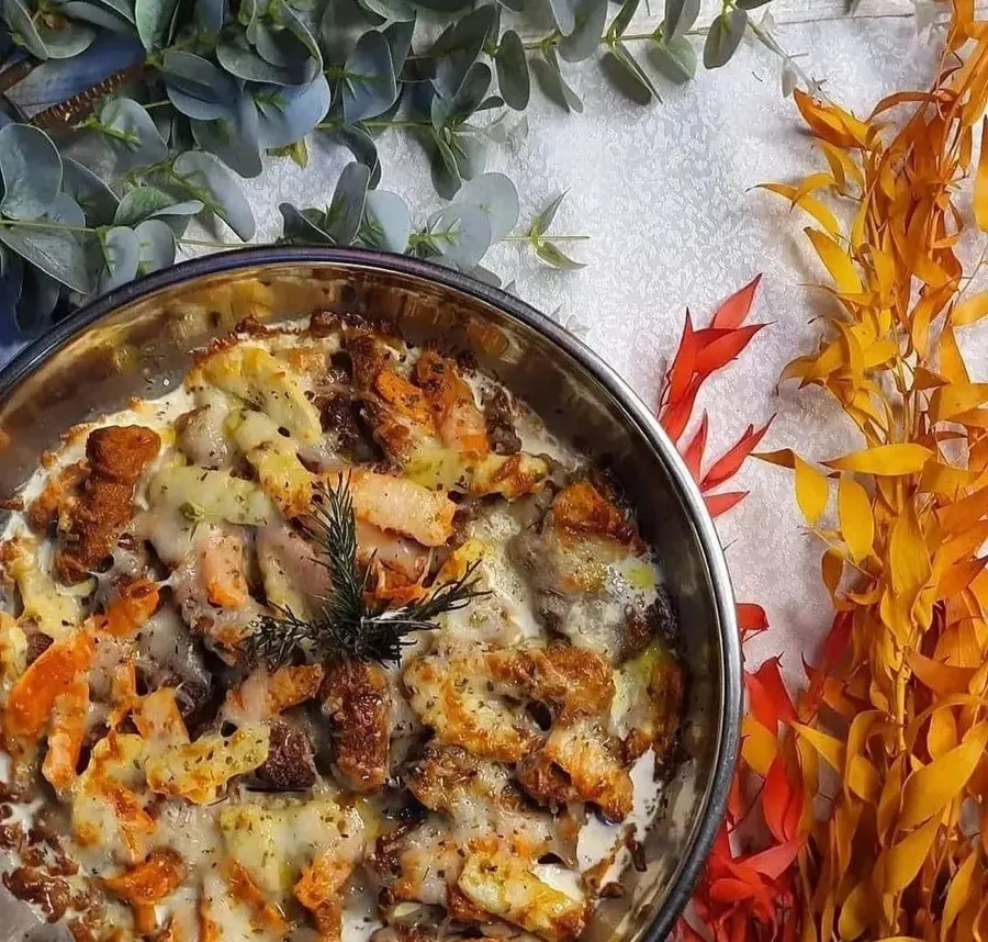 fried chicken strips with potatoe & cream (pyrex)