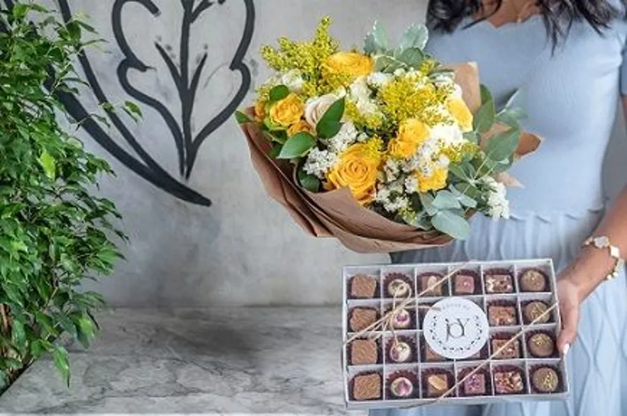 JULY TRANSPARENT BOX