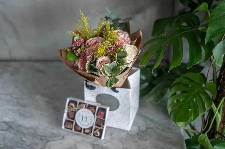 MAY TRANSPARENT BOX