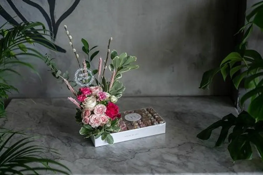 JUNE TRAY