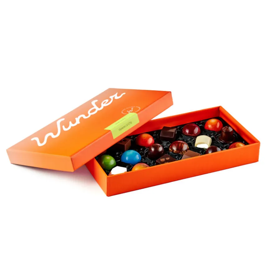 BOX OF 18 PIECES
