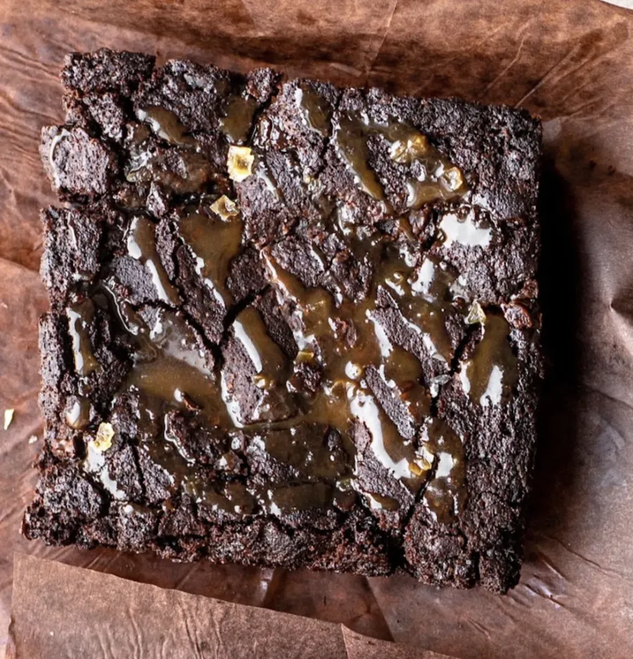 PLAIN BROWNIE
