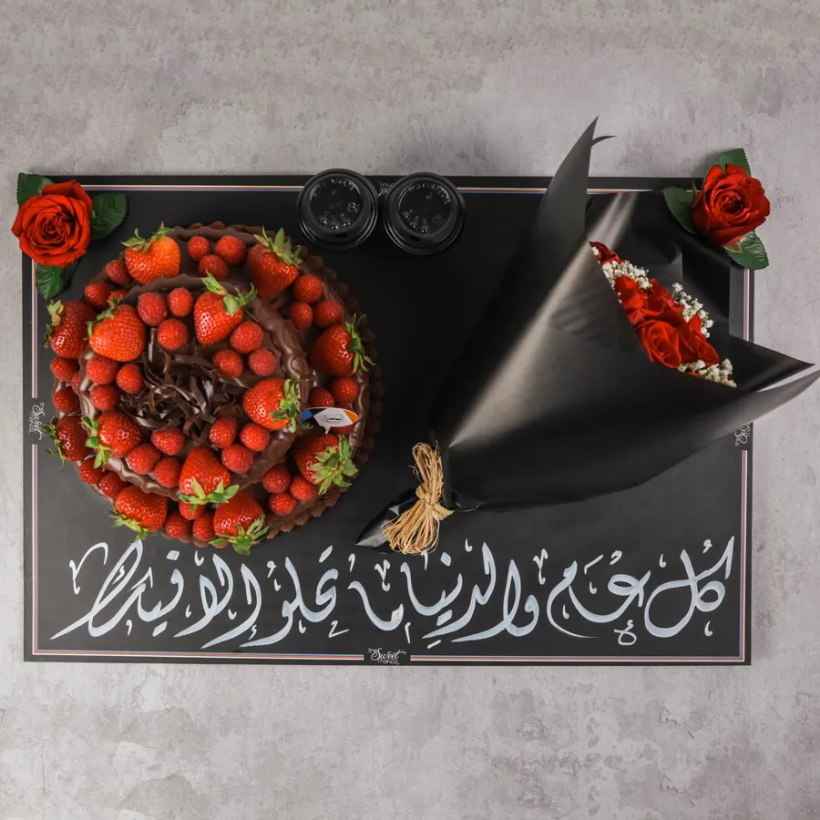 Special Top Cake With Bouquet