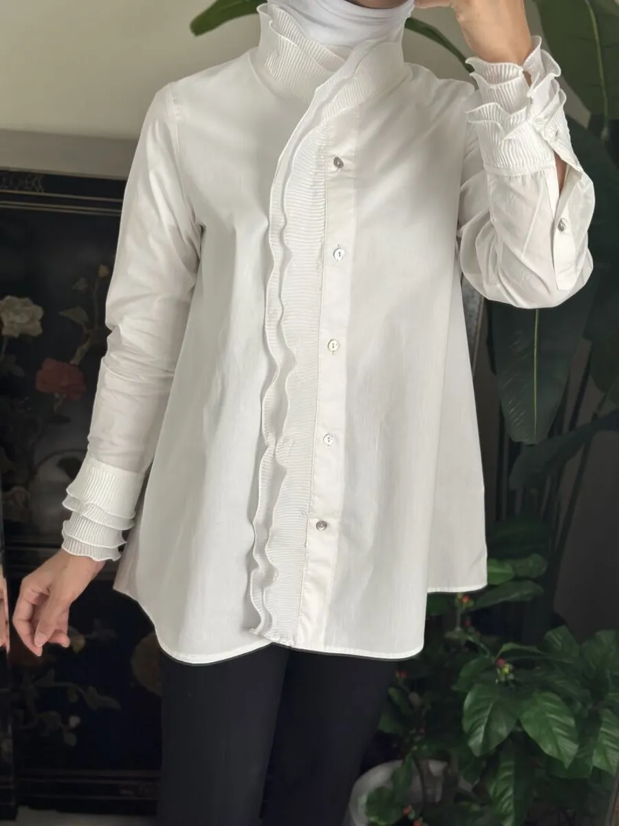 White ruffles
