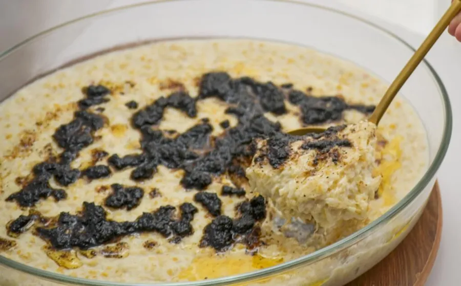 Saudi Jareesh with chicken and Masmanah mixture