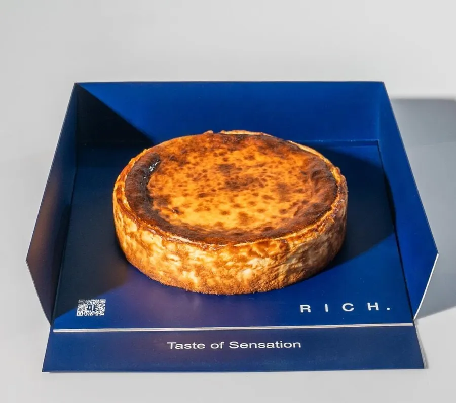 san sebastain original with 1 jar milk chocolate