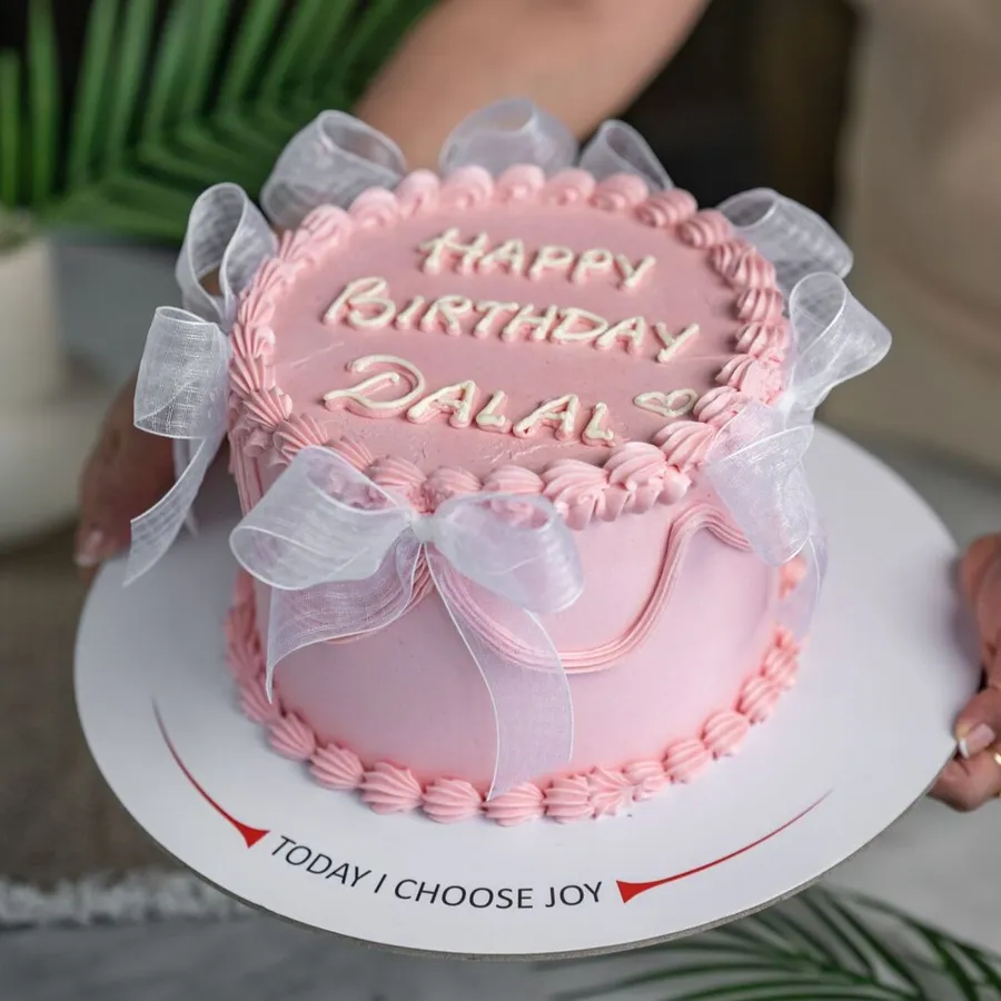 Pink Vintage Bow Cake