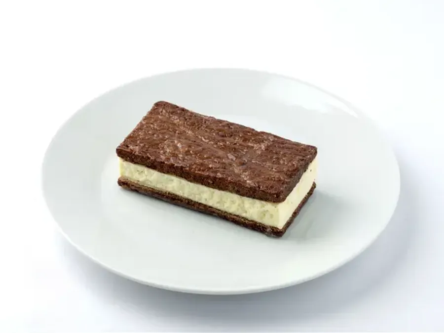 Brownie ice cream sandwich - Keto Friendly