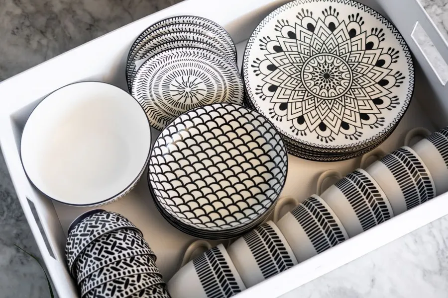 DINING SET - BLACK WHITE
