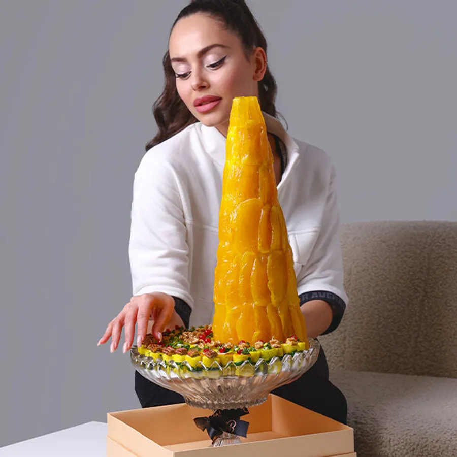 Crystal stand with mango pyramid