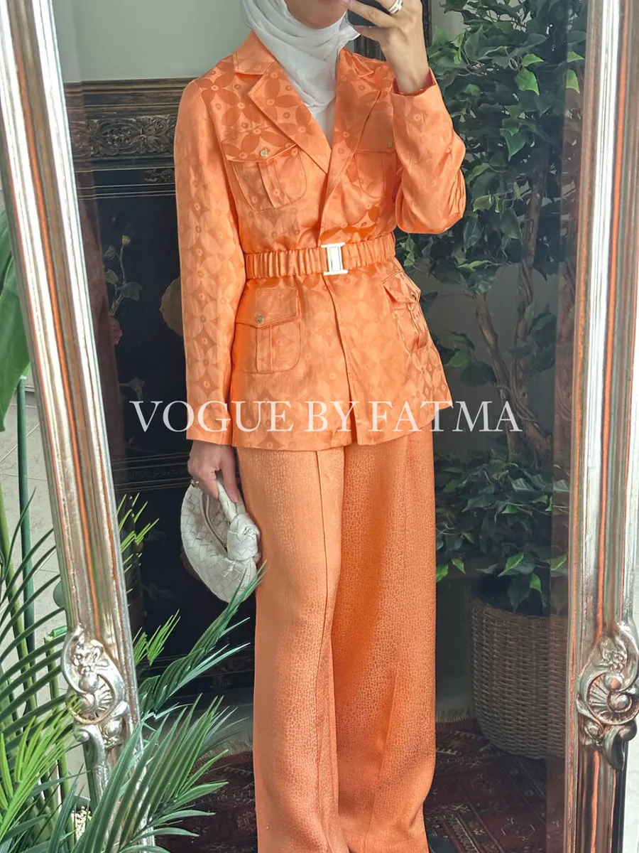 Orange suit1