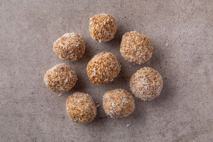 Gluten Free sesame balls with coconut