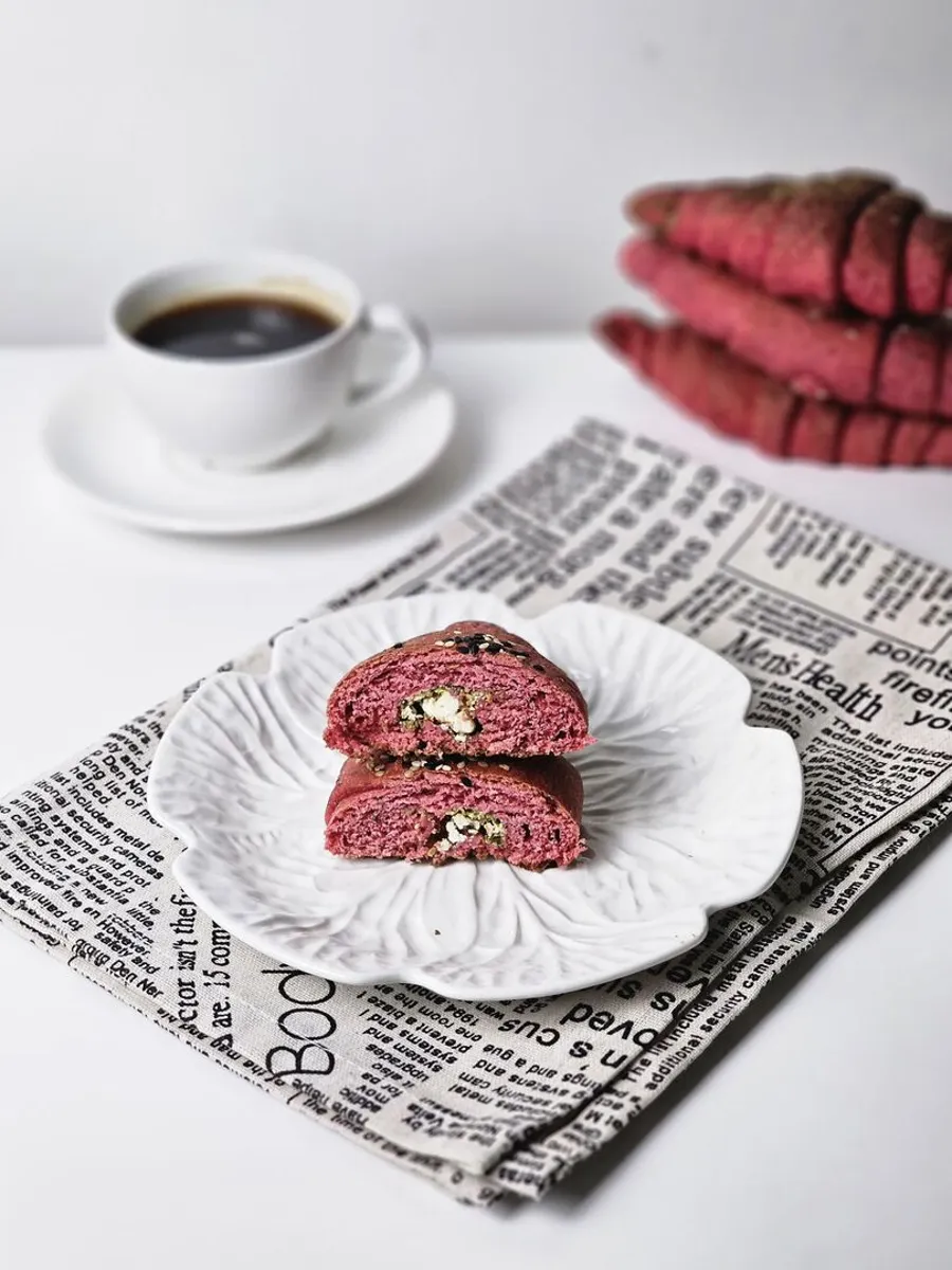 Croissant beetroot with white cheese