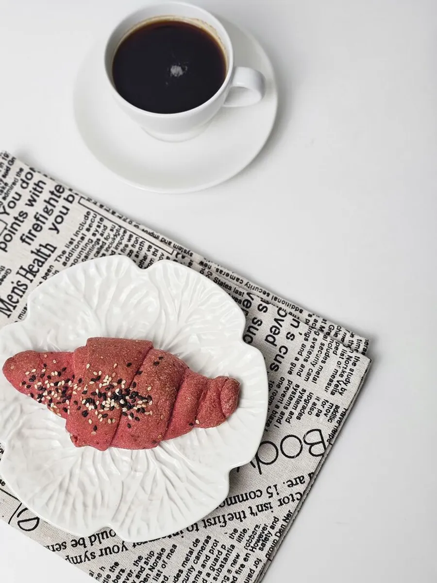 BEETROOT CROISSANT CHEESE AND ZAATER
