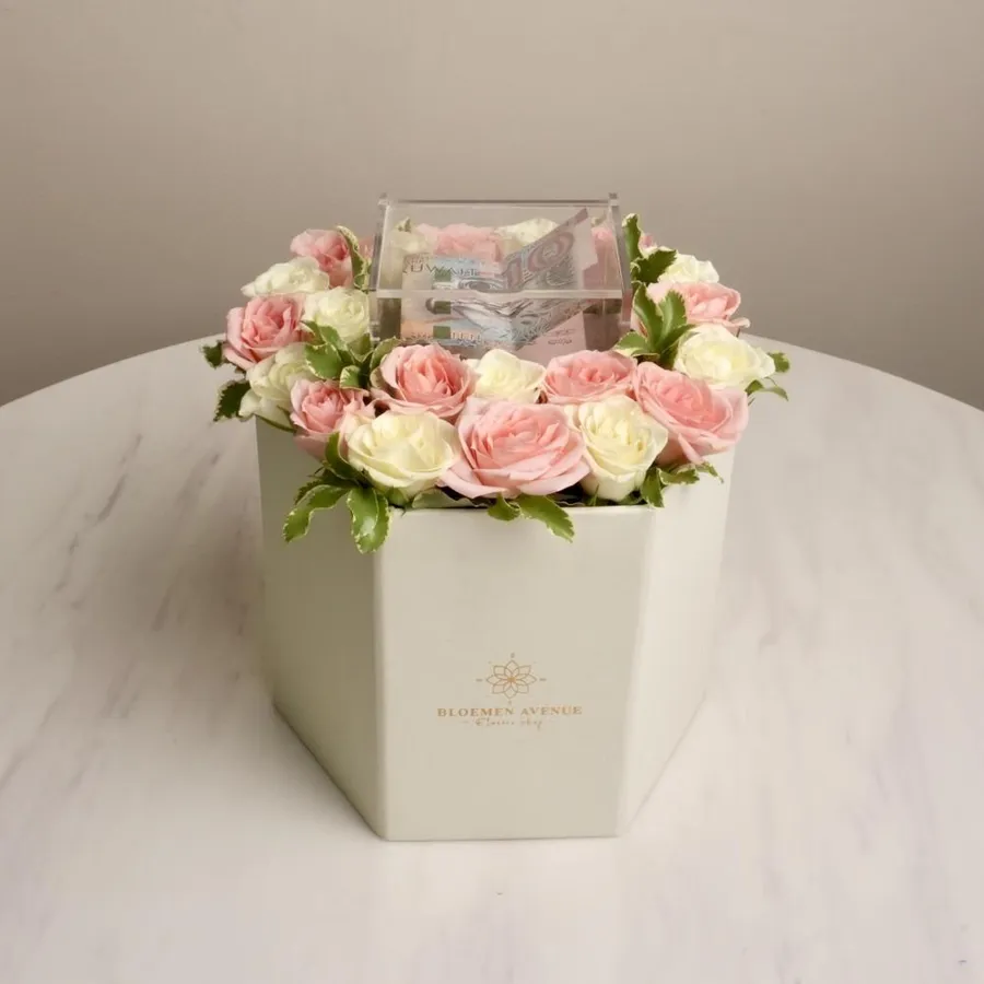 White and Pink Flowers box B 69