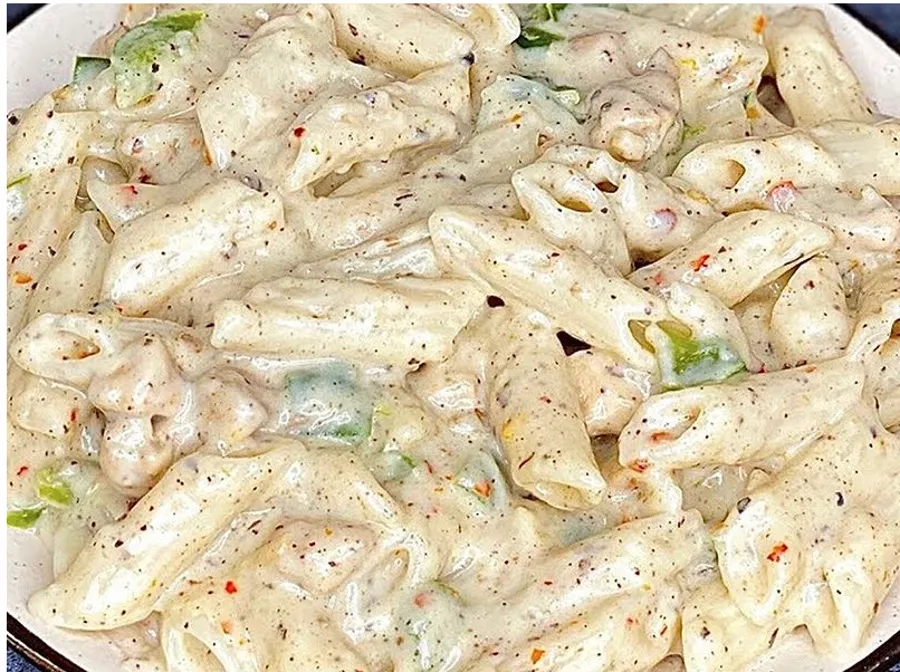 Chicken Pasta (White Sauce)
