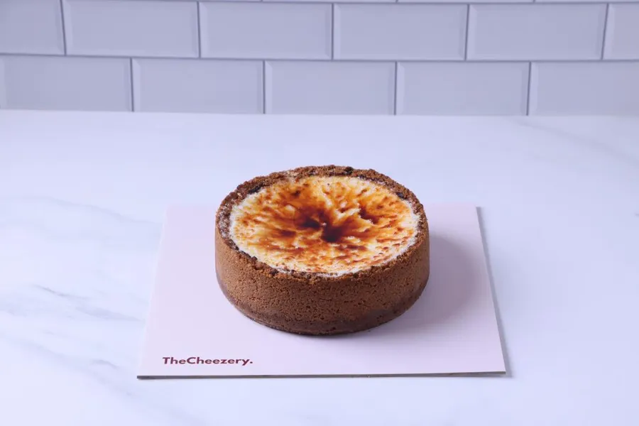 Creme brulee cheesecake