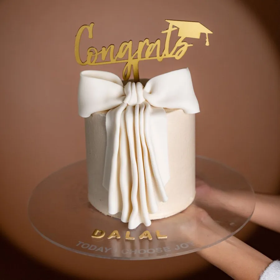 Grad Milky Bow Cake