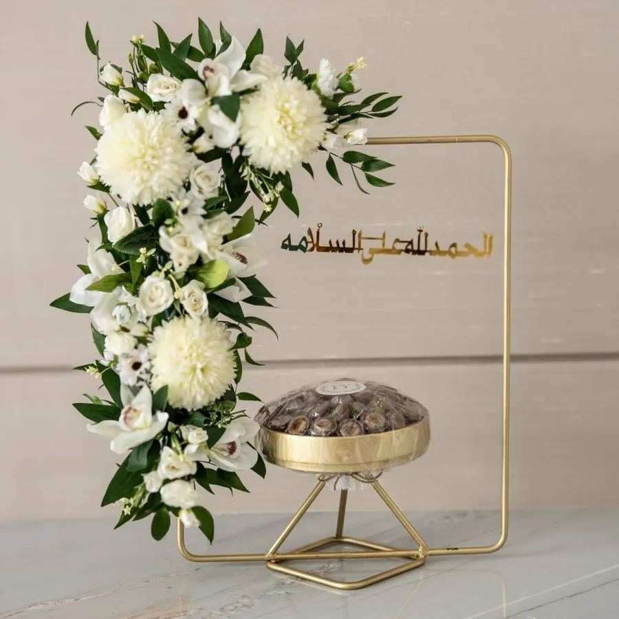 Artificial white chocolate Stand