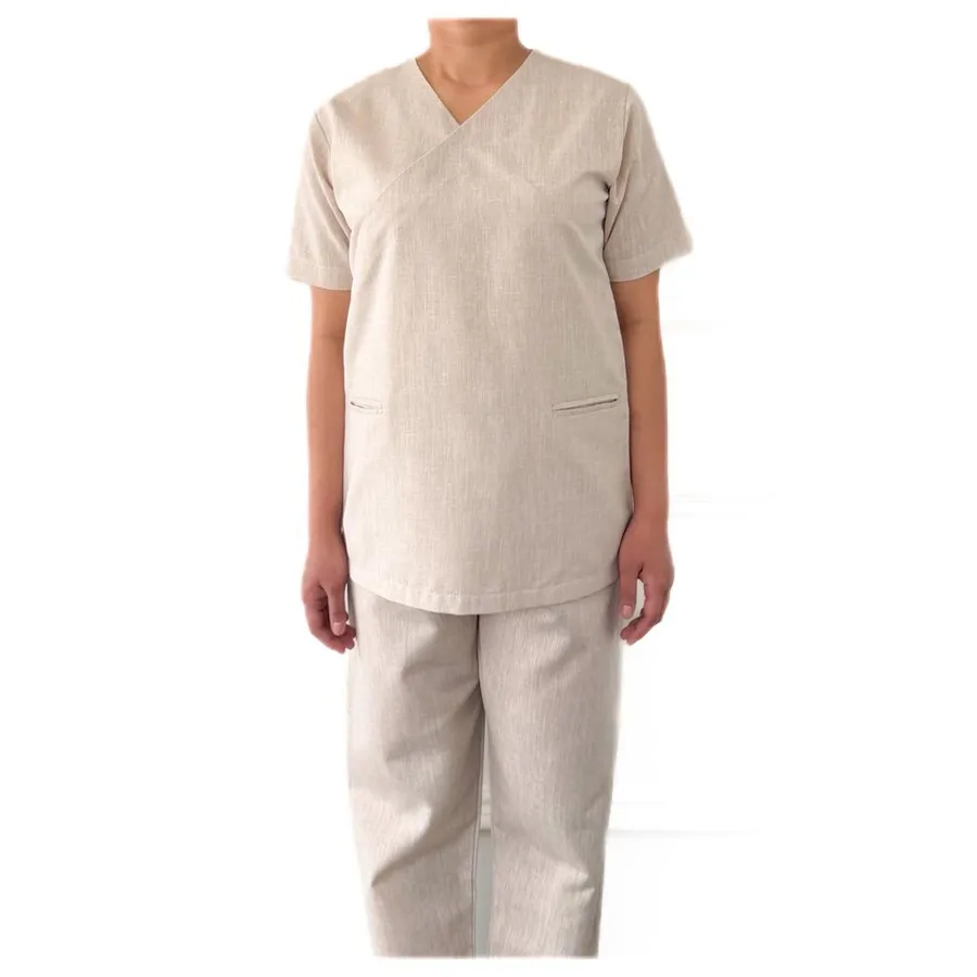 Linen set with front pockets.