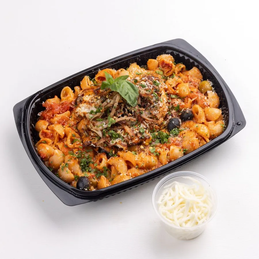Pasta Ala Putanesca with Chicken 1 Person ( Spicy 🌶)