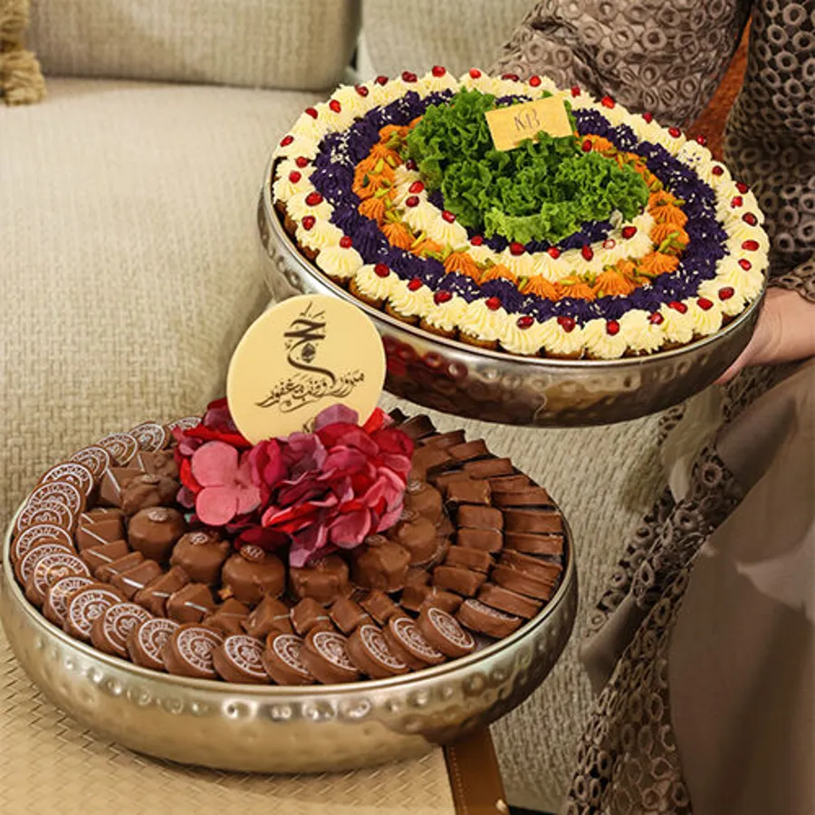 Chocolate tray display with mixed silver kibbeh HAJJ (S)Available in gold color