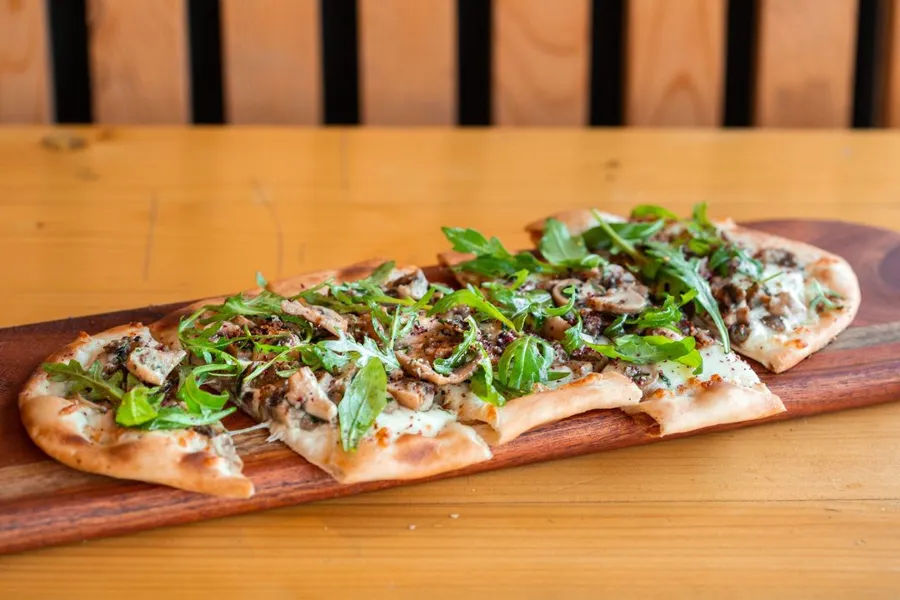 Mushroom & Cheese Pizza