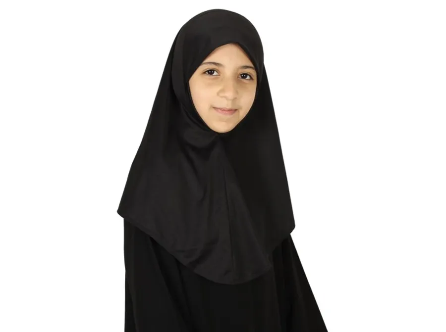 Close nylon hijab