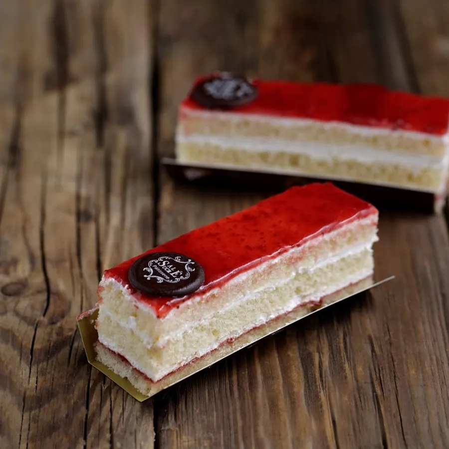 Strawberry/ Vanilla Gateaux