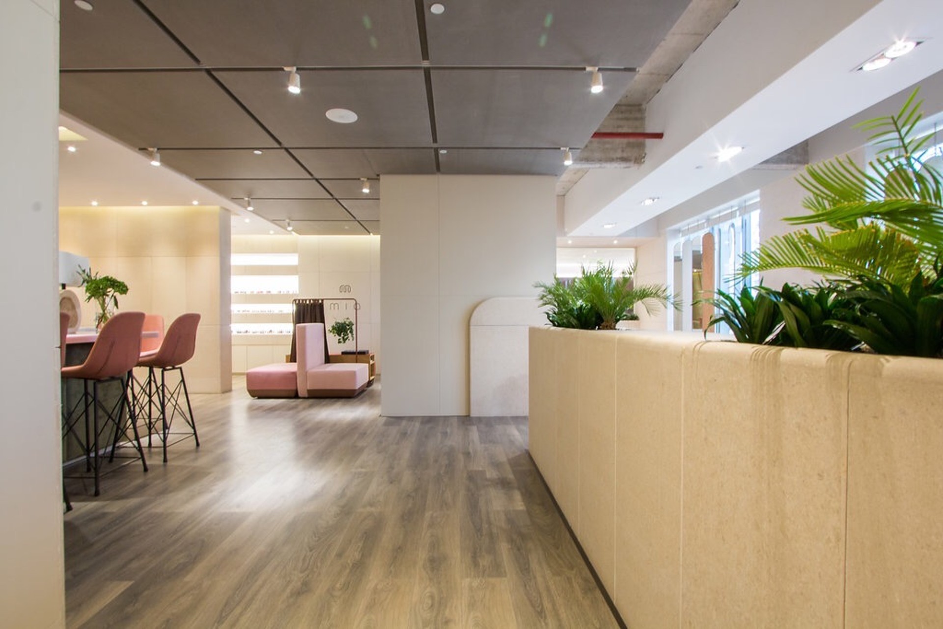 Mia beauty lounge store photo