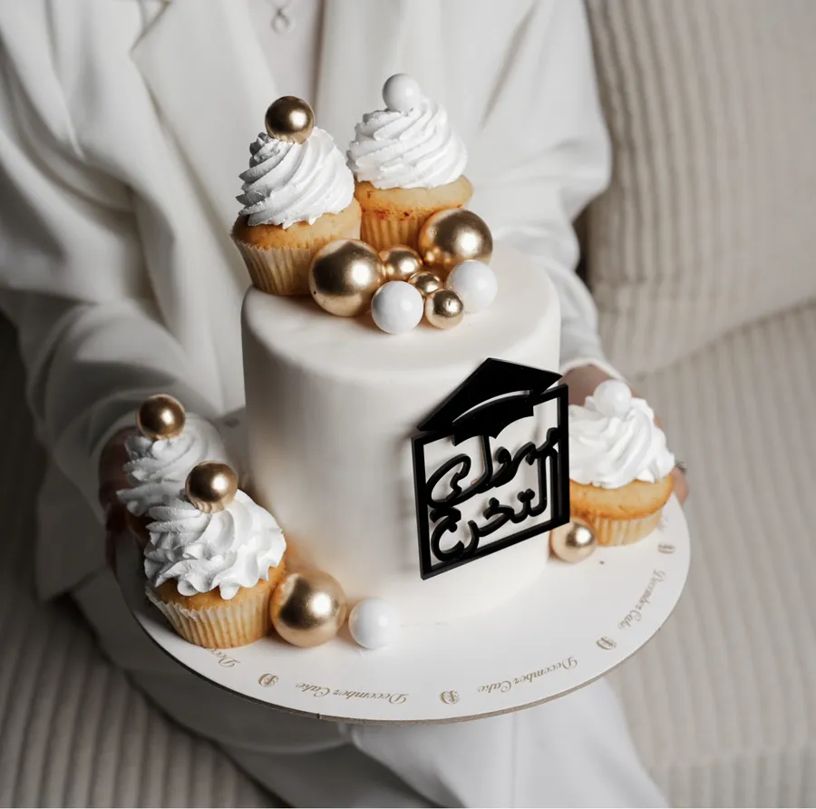 Graduation cake cup cake mix chocolate vanilla 6inch