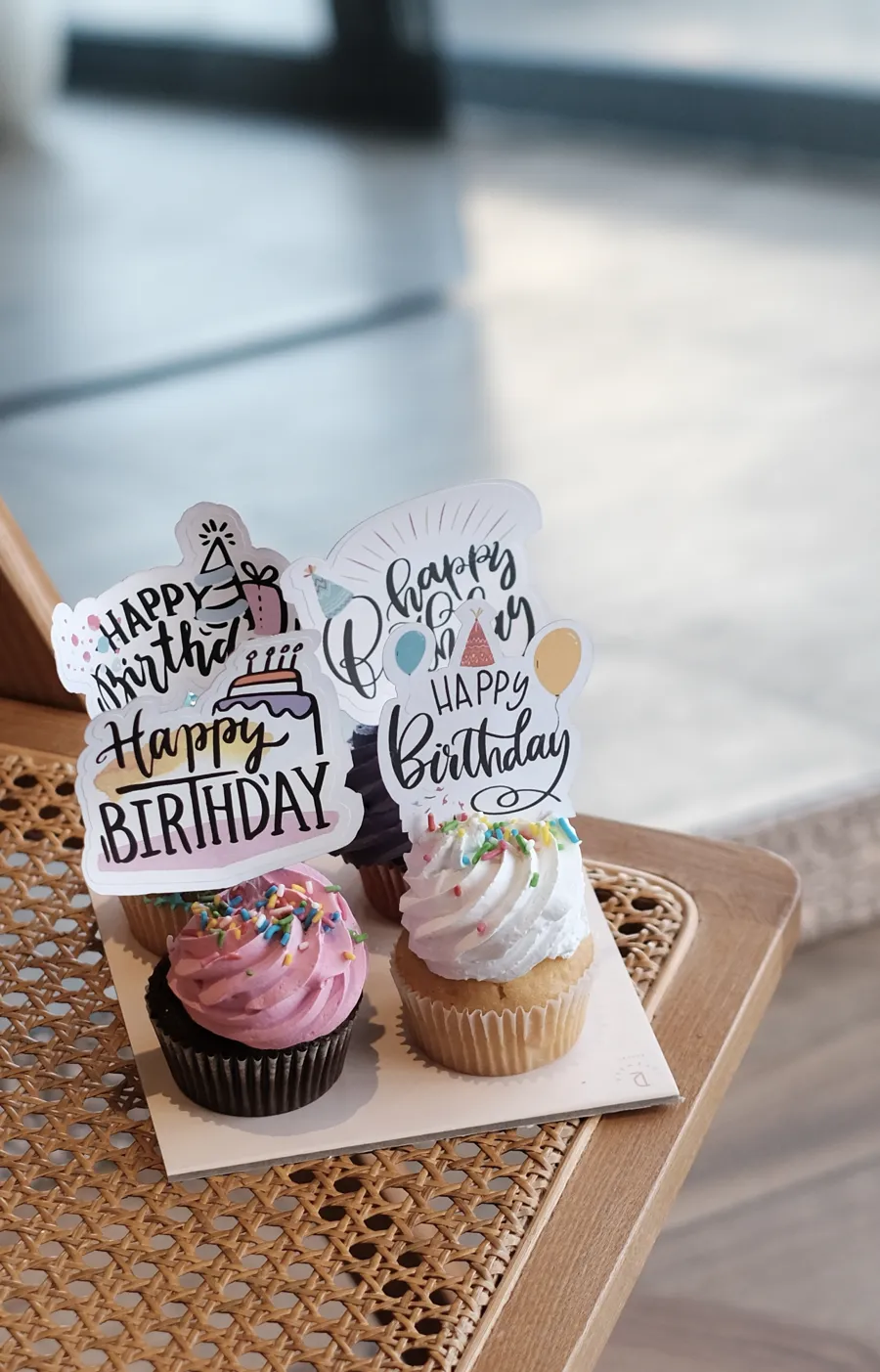 Cup cake birthday sprinkles 4p only