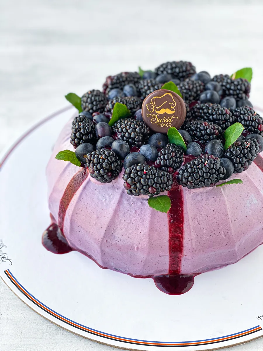 Black Blue Berry Cake