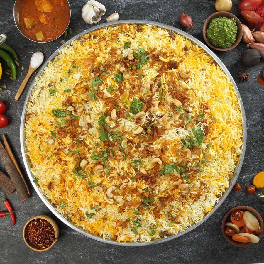 Royal Chicken Biryani Tray.