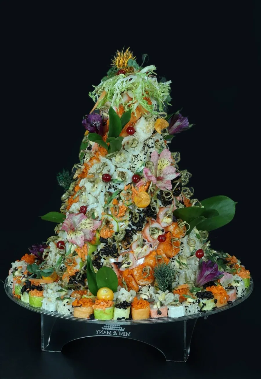 Pyramid sushi gardenia small