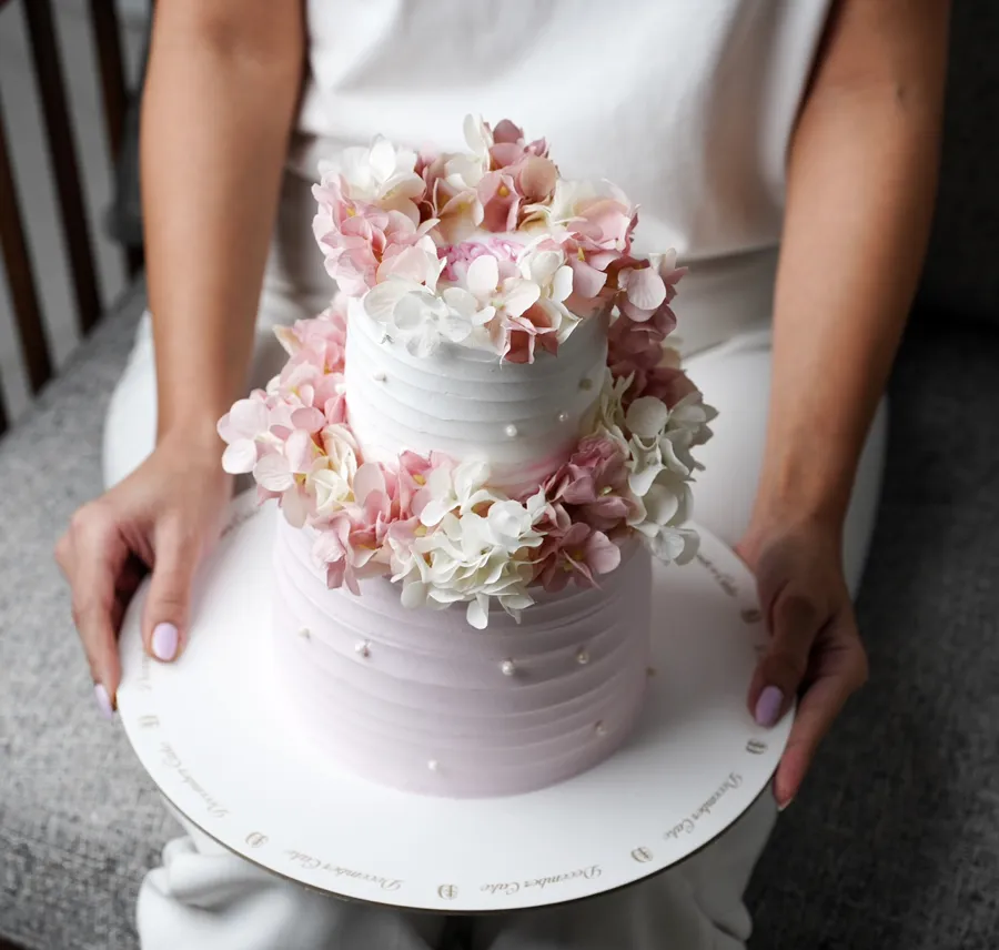 Small Double White & Pink Cream Cake w/hydra Flower mix chocolate vanilla 6inch
