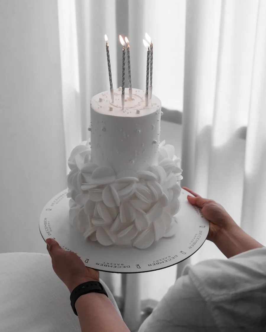 Silver candle white cream cake 6inch
