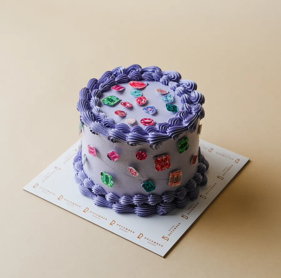 Purple jewelry cake 6inch mix chocolate vanilla