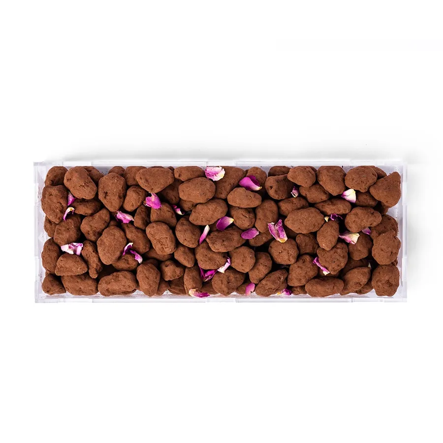علبة اللوز بالكاكاو