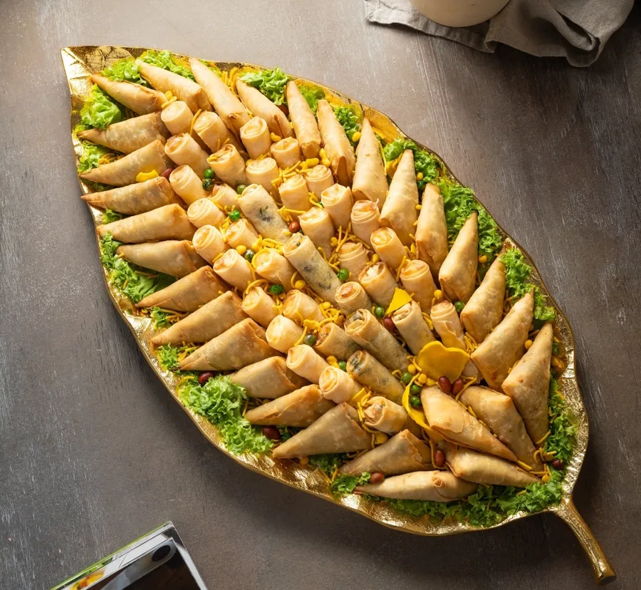 Mix sambosa & cheese roll