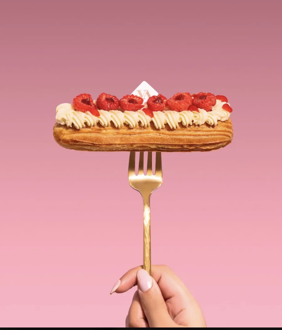 Raspberry Éclair