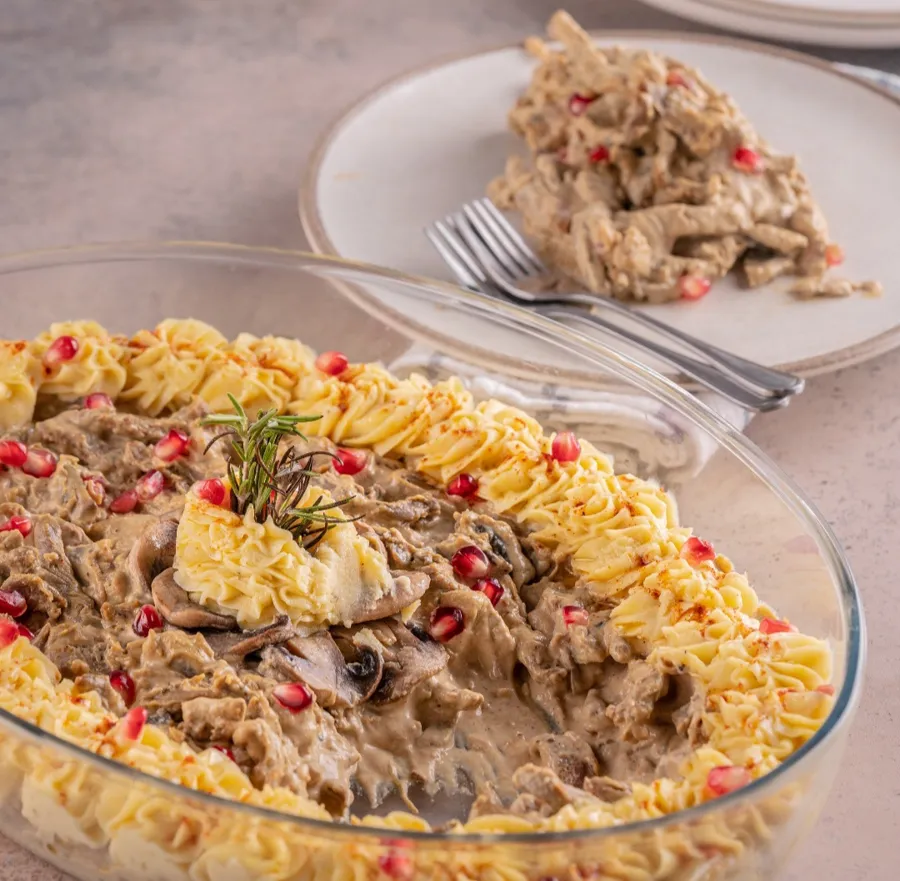 Beef strogonov with purée or rice