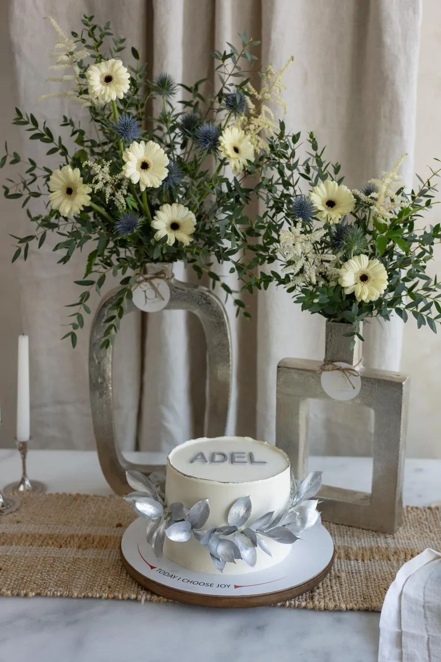 White Crown Cake - Hollow Silver vase