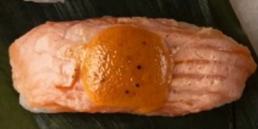Mayo salmon Nigiri