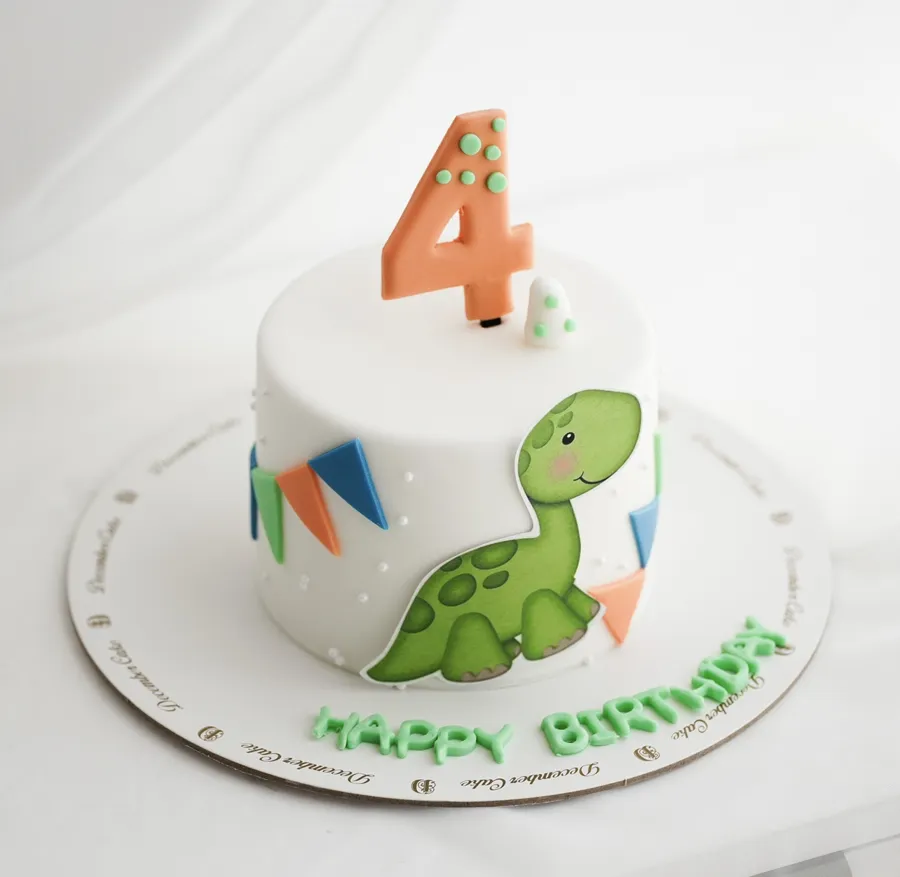 Dinosaurs white cake 6inch mix chocolate vanilla