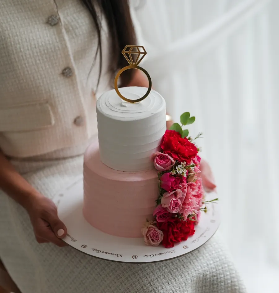 Double Cake 6 inches w/ Flower & Small Ring Gold💍mix chocolate vanilla
