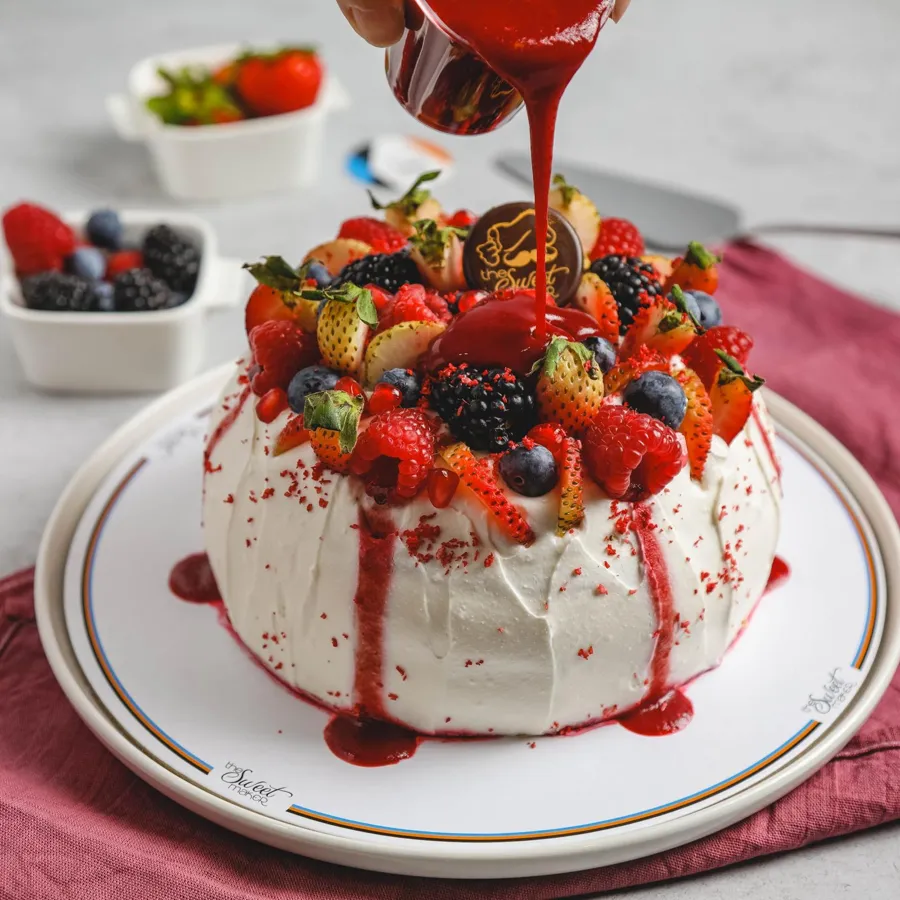 White Berry cake small size