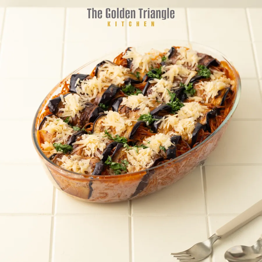 Eggplant with spaghetti and cream